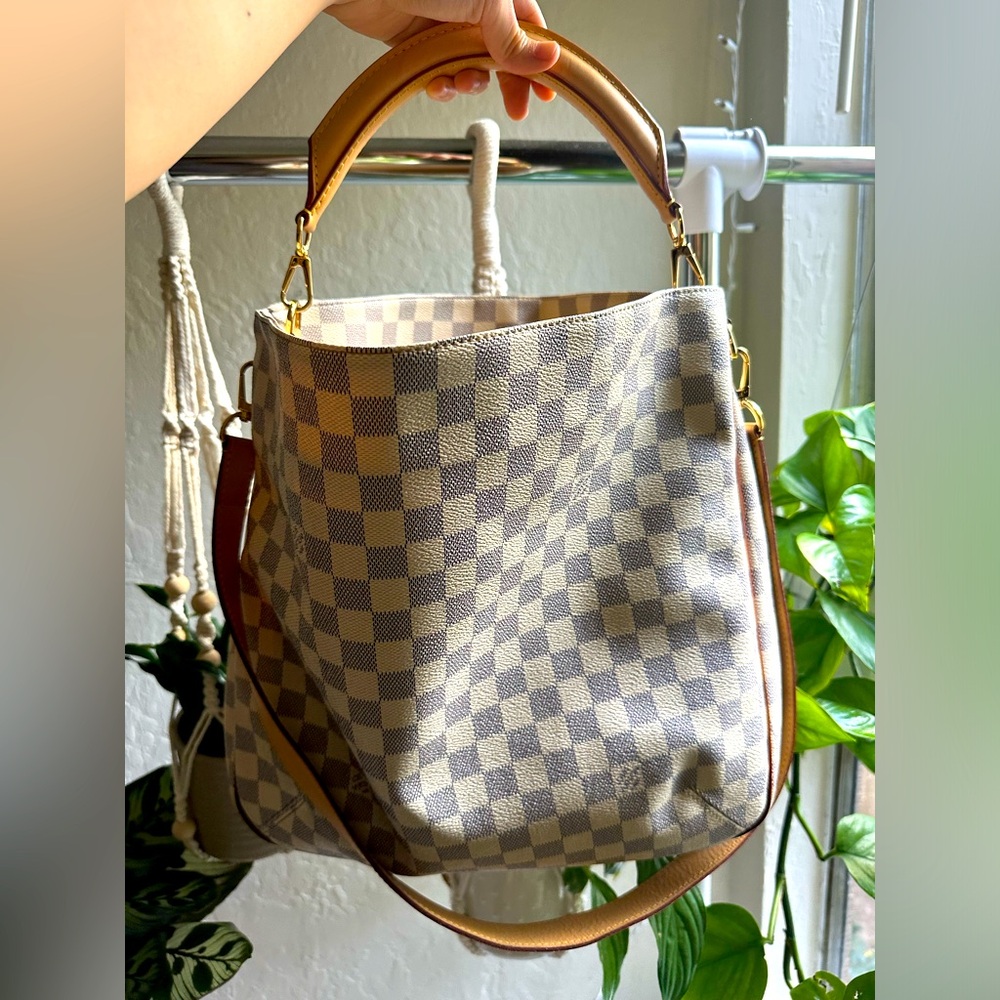 Authentic Louis Vuitton large cross body bag tote, white with beige handle